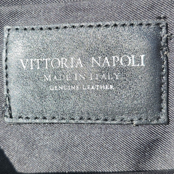 Vittoria Nipoli Genuine Leather Metalic Kiss Lock Silver Chain Evening Bag - Picture 3 of 11